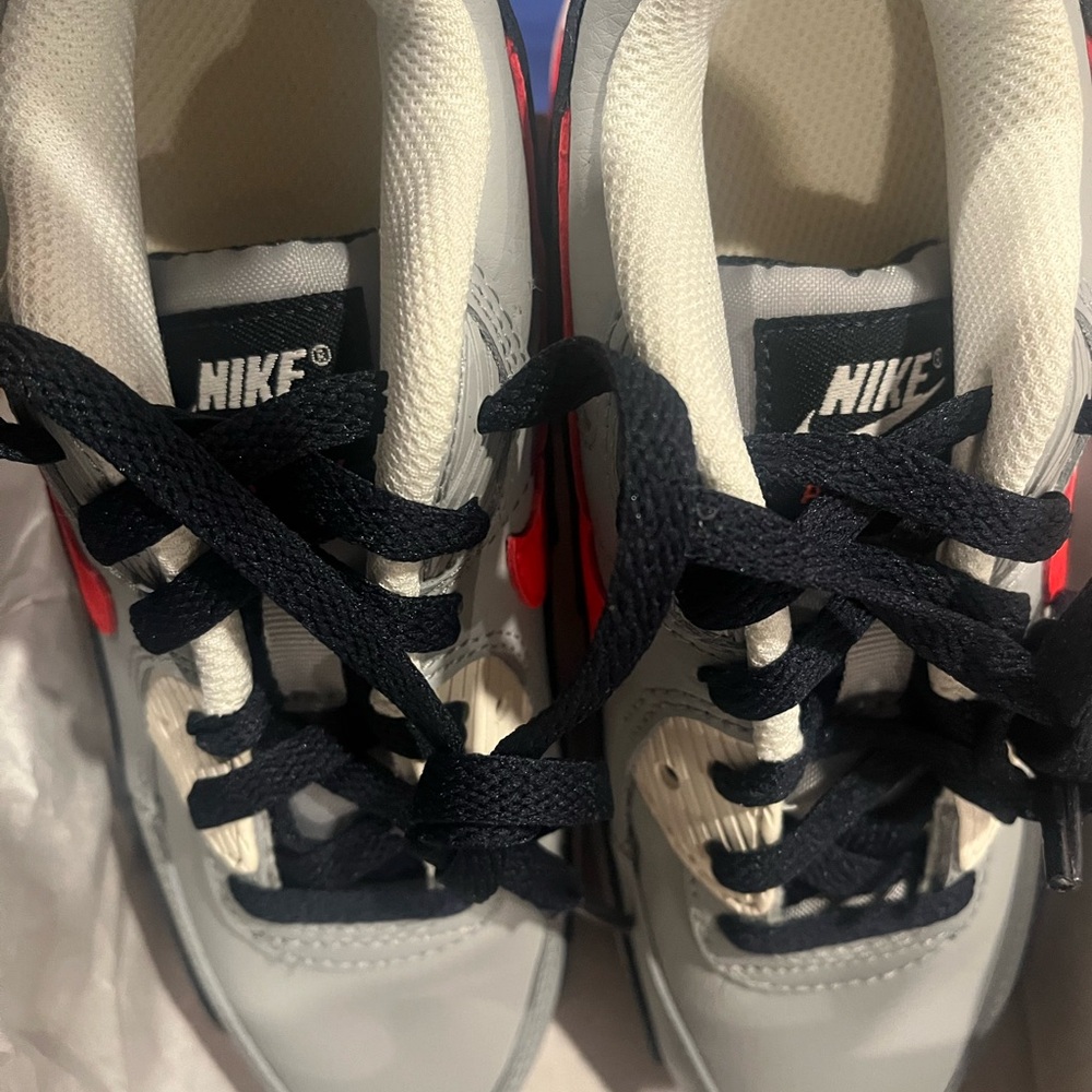 Nike Air Max 90 Gray and Red Sneakers - Picture 3 of 4